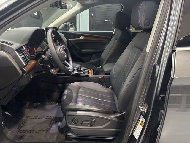 Used 2023 Audi Q5 2.0T Premium w/ Convenience Package image 11