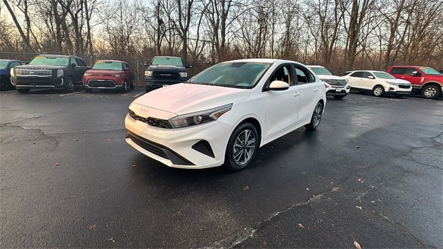 Used 2024 Kia Forte LXS image 2