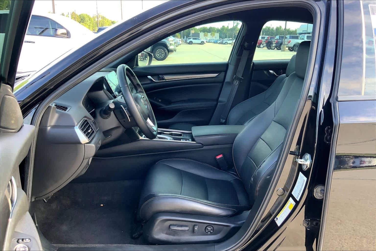 Used 2018 Honda Accord Sport image 8