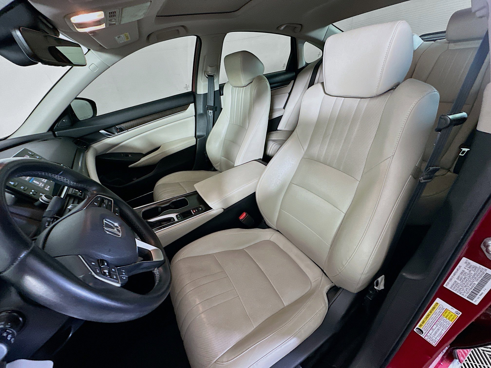 Used 2018 Honda Accord Touring image 13