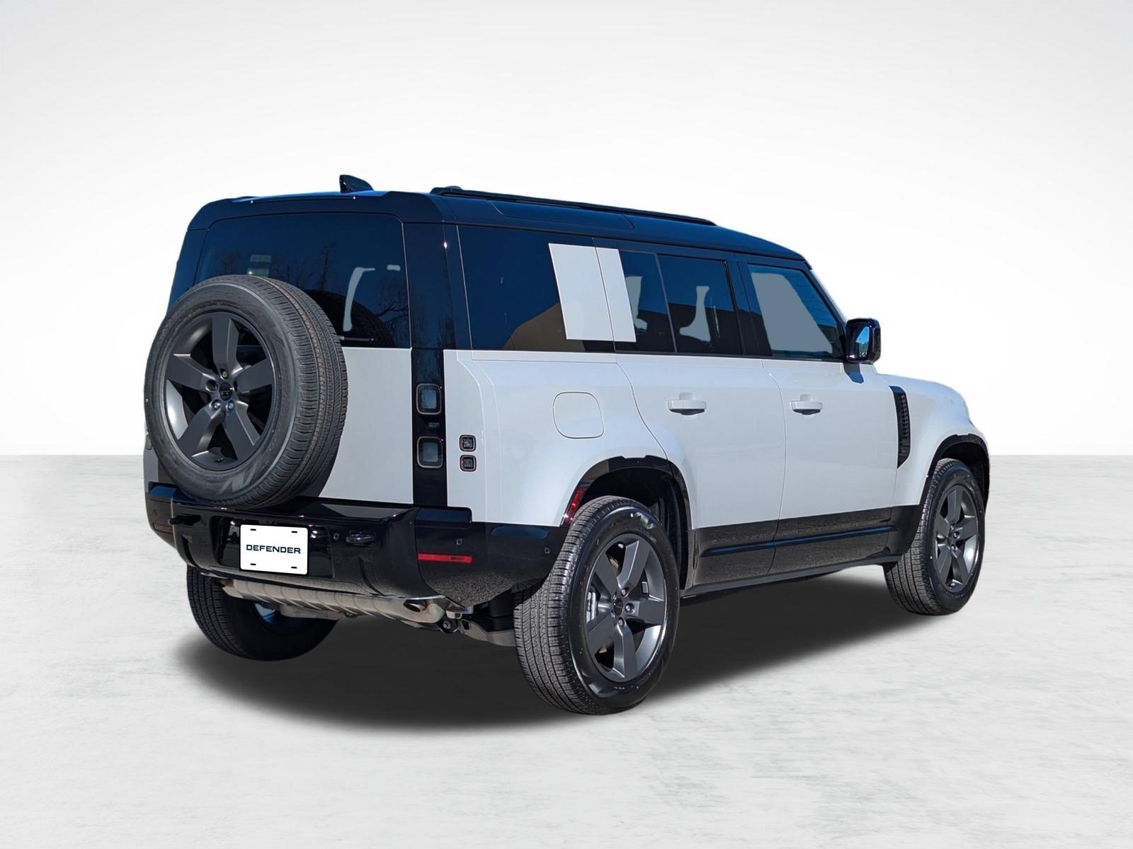 Used 2026 Land Rover Defender 110 X-Dynamic SE AWD/4WD image 9