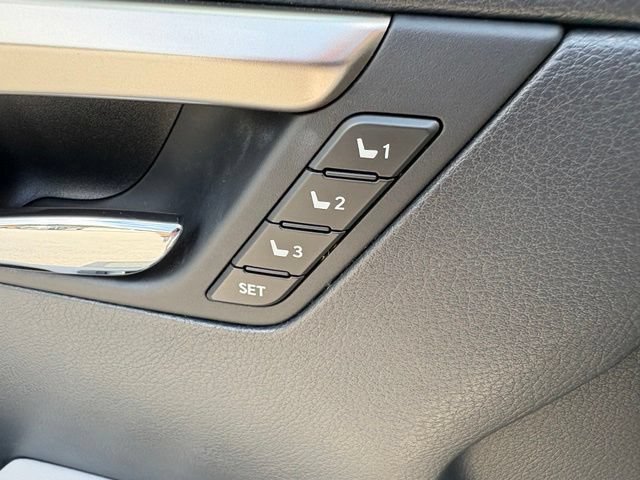 Used 2018 Lexus RX 350L Luxury w/ Accessory Package FWD image 25