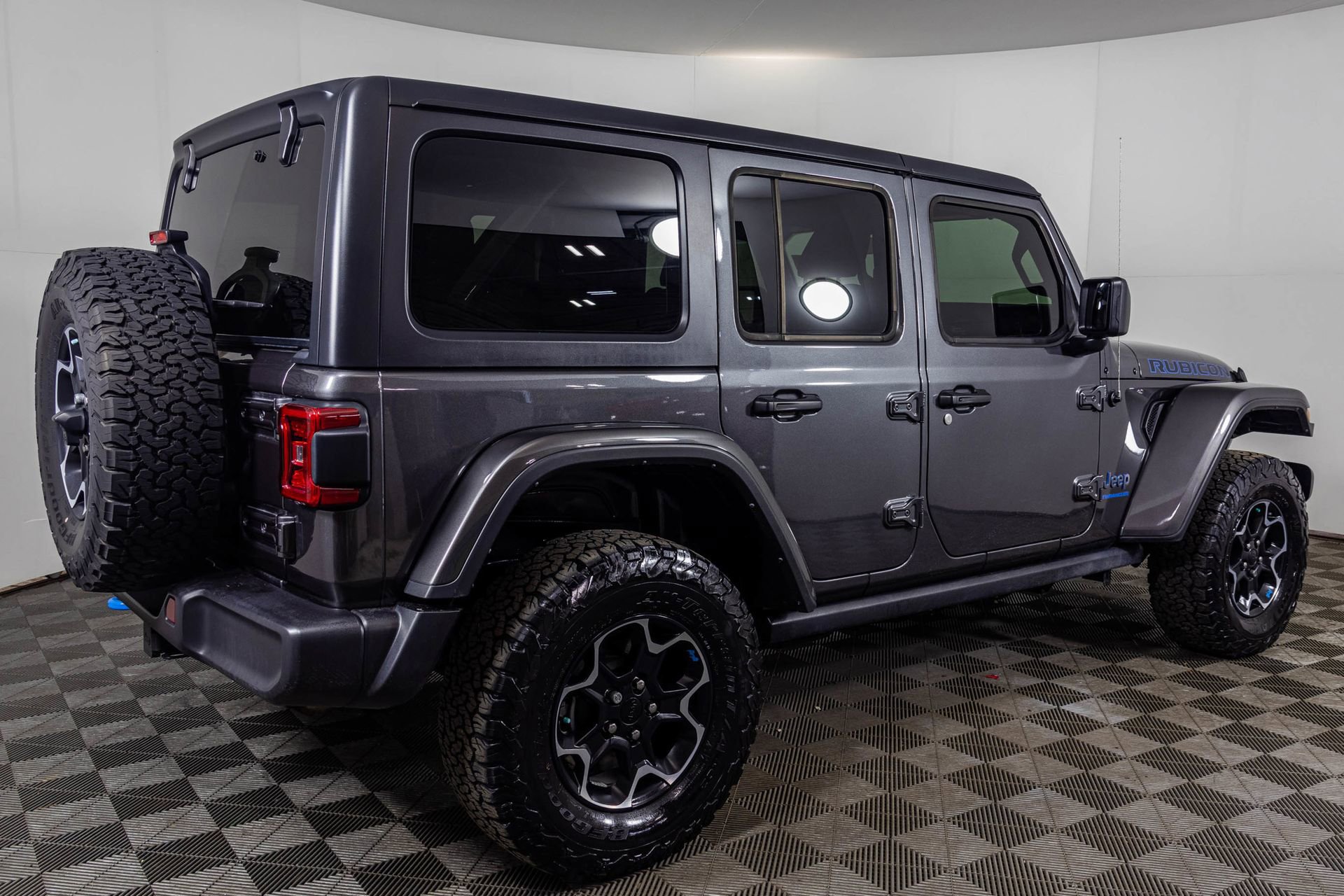 Used 2023 Jeep Wrangler Unlimited Rubicon 4xe w/ Cold Weather Group image 16