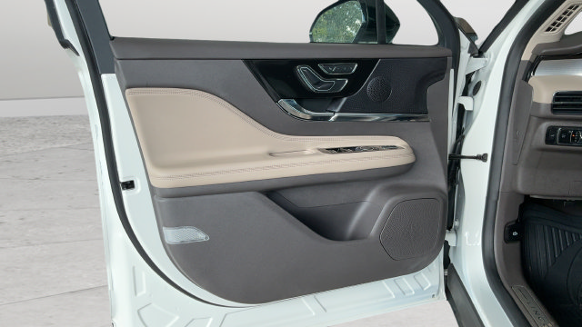 Used 2024 Lincoln Corsair FWD image 18