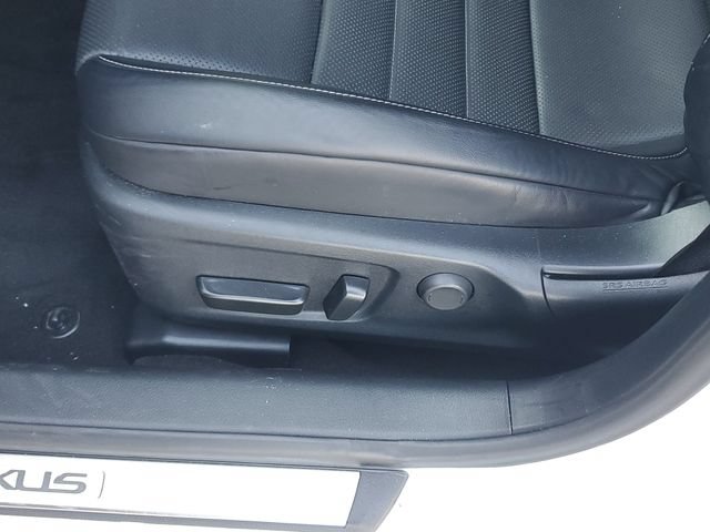 Used 2019 Lexus IS 300 F Sport w/ F Sport Package RWD image 20