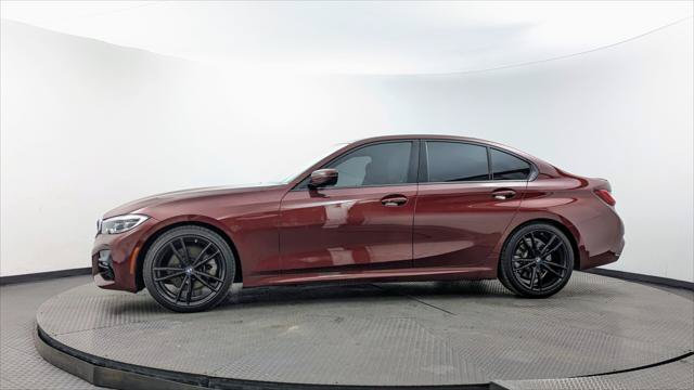 Used 2022 BMW 330i Sedan w/ M Sport Package RWD image 3