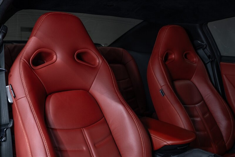 Used 2021 Nissan GT-R Premium AWD/4WD image 57