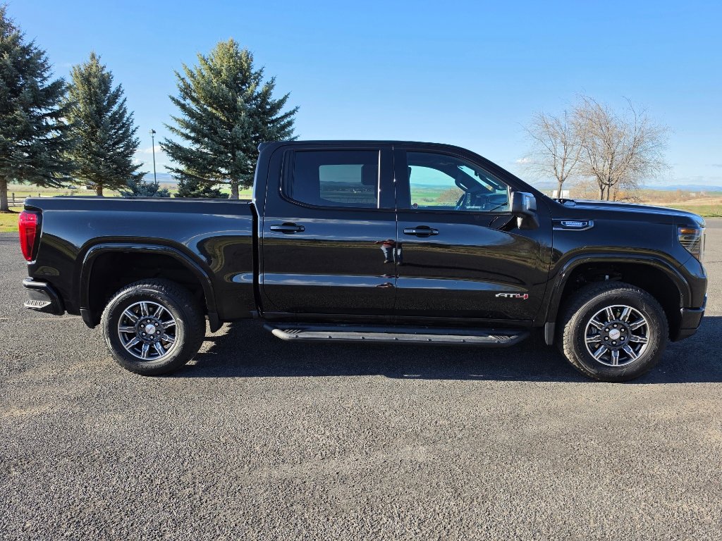Used 2024 GMC Sierra 1500 AT4 w/ Technology Package image 5