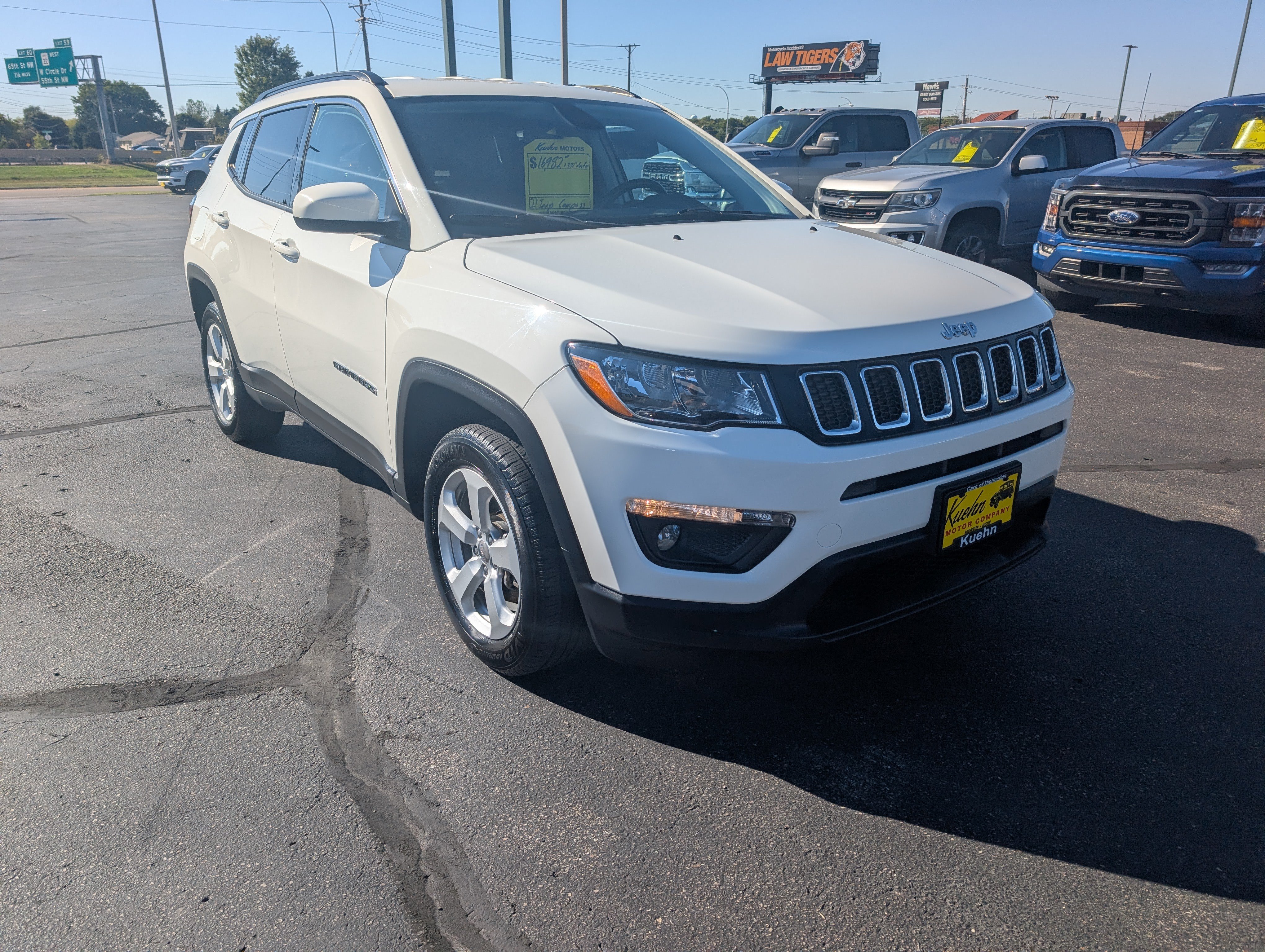 Used 2021 Jeep Compass Latitude w/ Convenience Group AWD/4WD image 2
