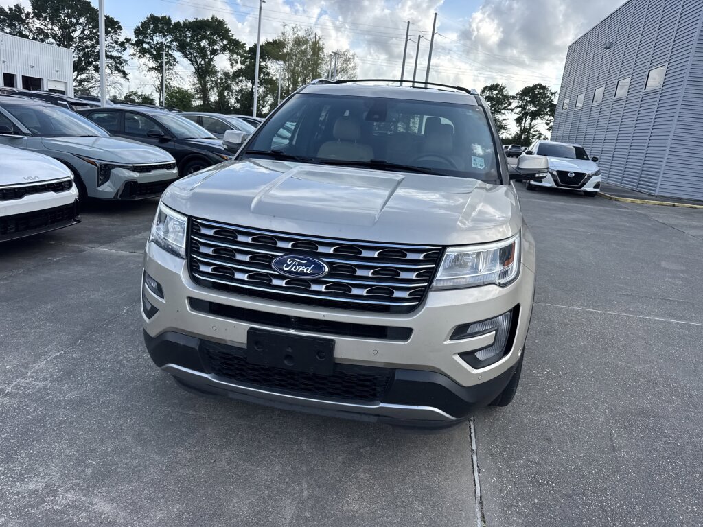 Used 2017 Ford Explorer Limited w/ Equipment Group 301A image 11