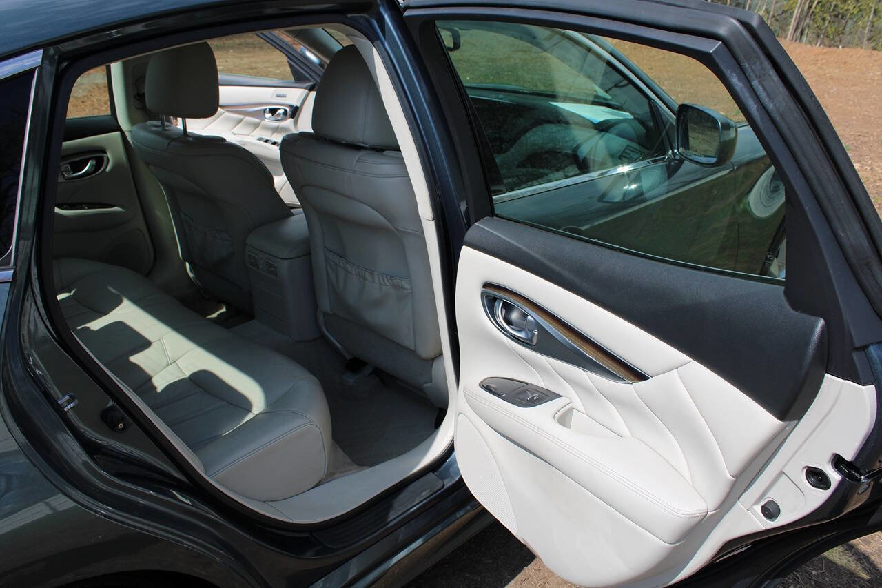 Used 2011 INFINITI M37 x w/ Deluxe Touring Pkg image 38