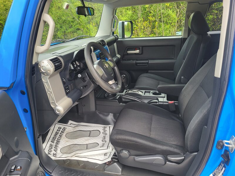 Used 2007 Toyota FJ Cruiser 4WD image 11