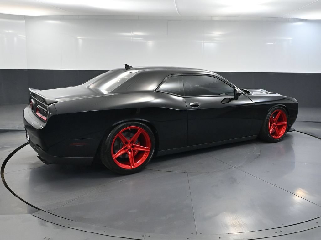 Used 2016 Dodge Challenger SRT Hellcat RWD image 4