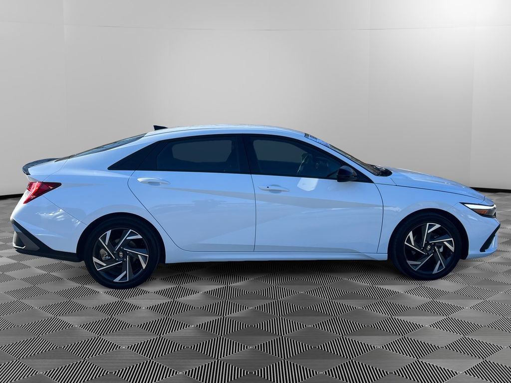 Certified 2025 Hyundai Elantra SEL image 8