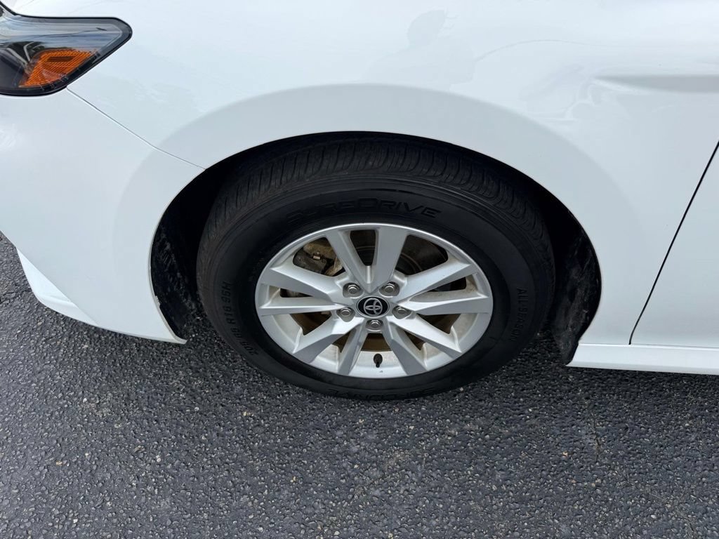 Used 2025 Toyota Camry LE FWD image 9