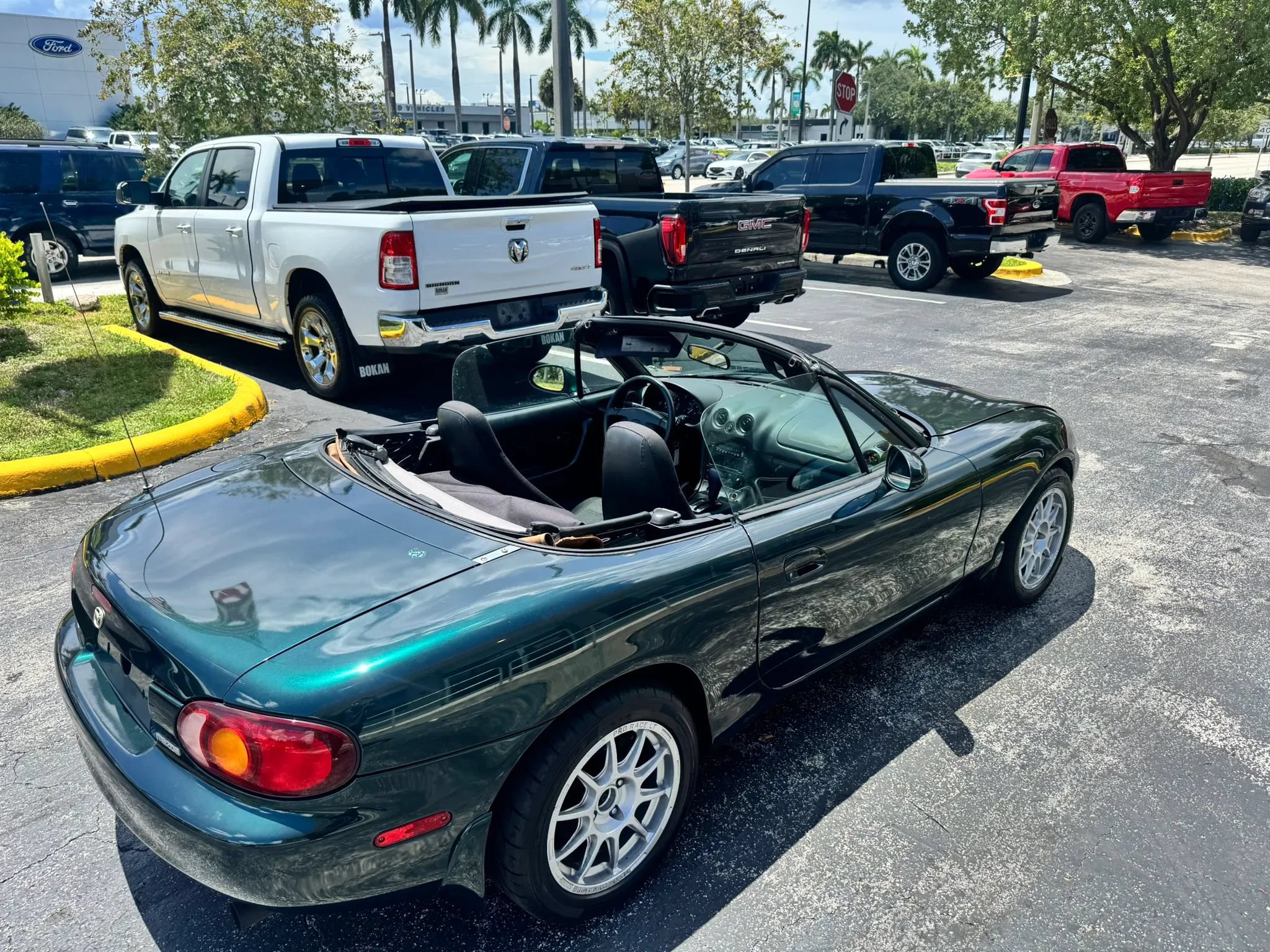Used 1999 MAZDA MX-5 Miata RWD image 15