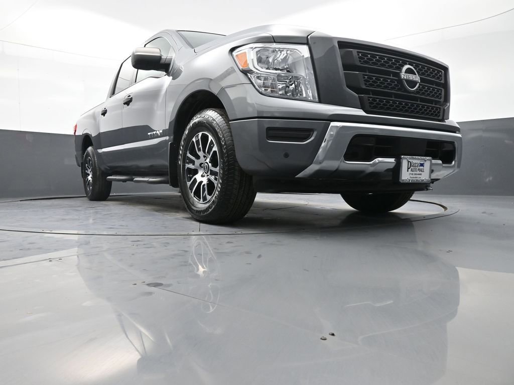 Used 2024 Nissan Titan SV w/ SV Convenience Package image 25