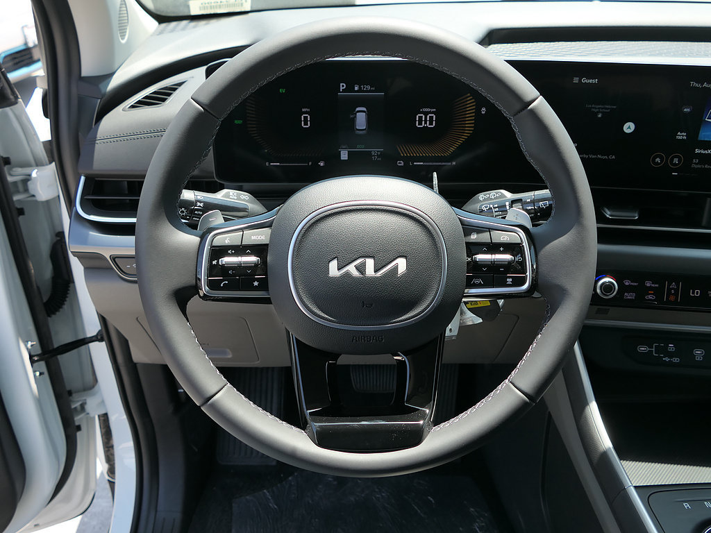 New 2026 Kia Carnival LXS FWD image 13