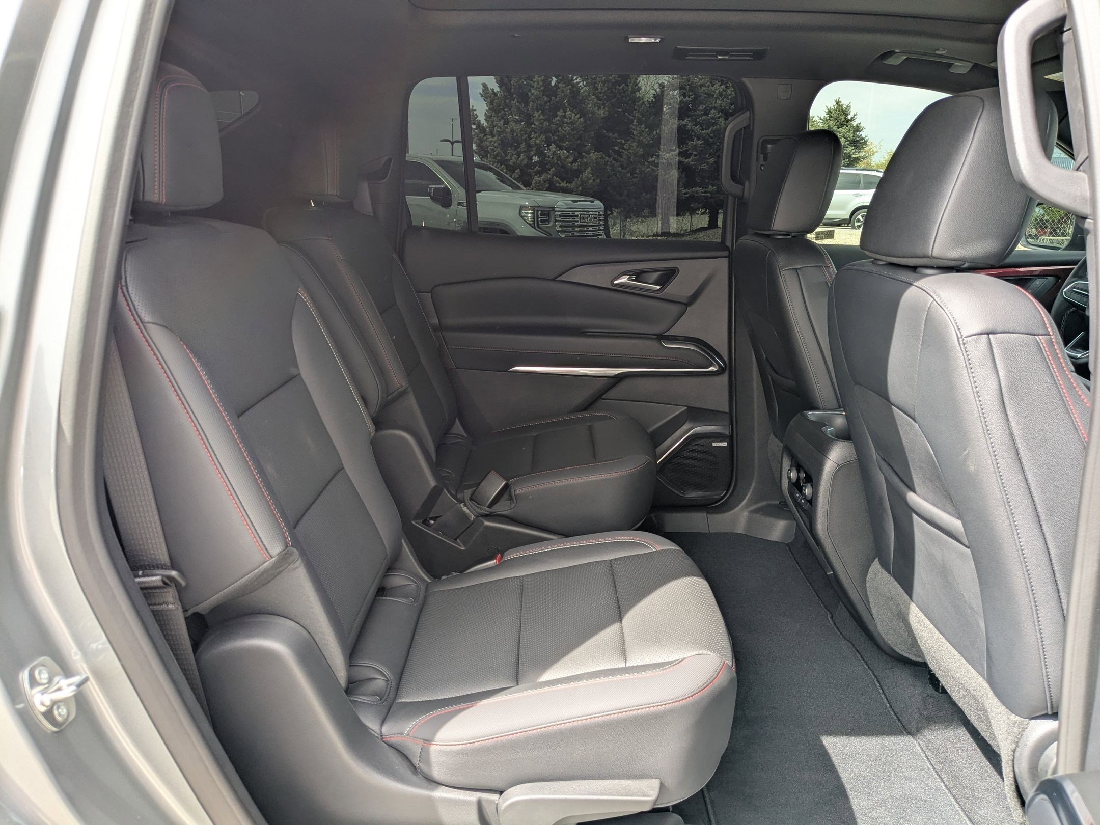 Used 2024 Chevrolet Traverse Z71 w/ Enhanced Driving Package image 28