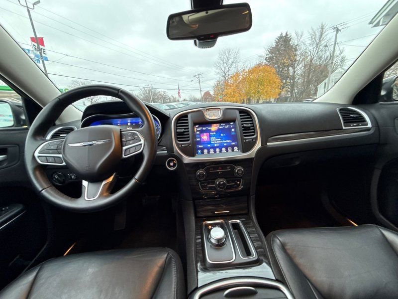 Used 2017 Chrysler 300 Limited image 16