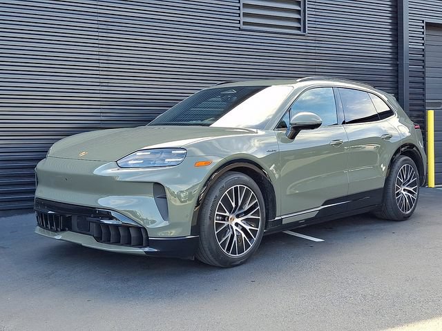 New 2026 Porsche Cayenne Electric AWD/4WD image 1