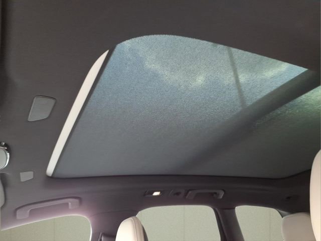 New 2026 Volvo XC60 B5 Plus w/ Protection Package Premier image 15