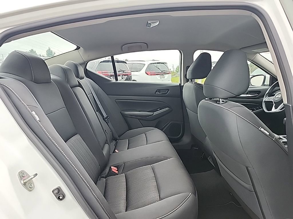 Used 2023 Nissan Altima 2.5 SV FWD image 17