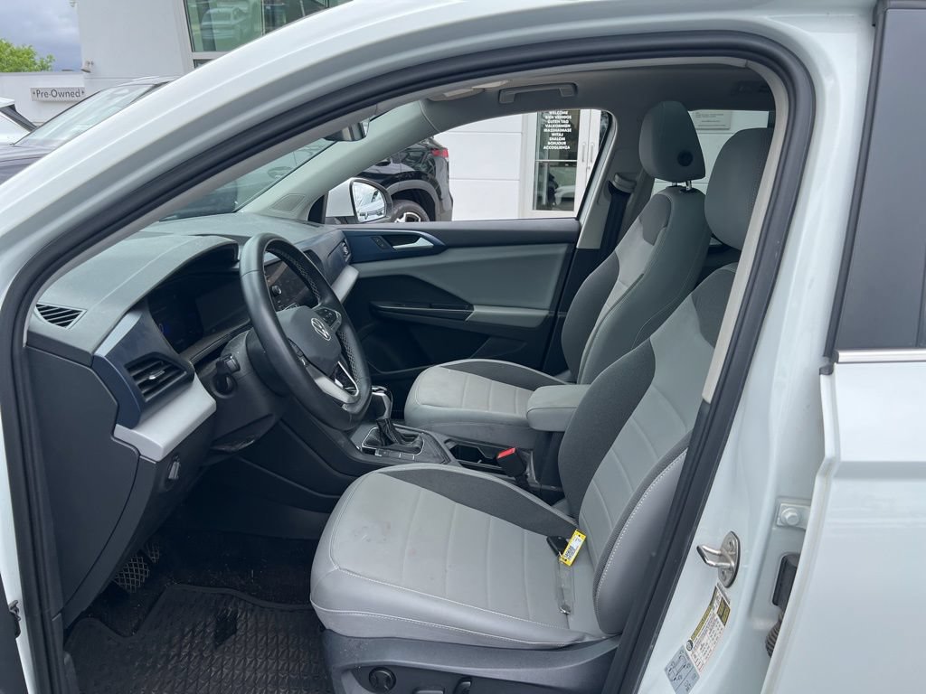 Used 2022 Volkswagen Taos SE FWD image 11