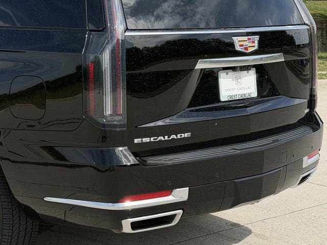 New 2026 Cadillac Escalade ESV Luxury w/ Touring Package AWD/4WD image 6
