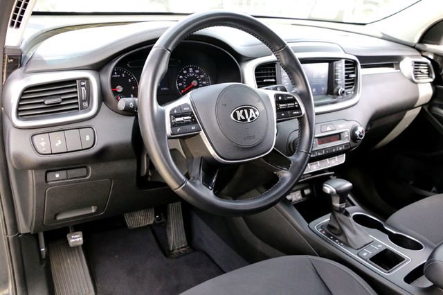 Used 2020 Kia Sorento S image 9