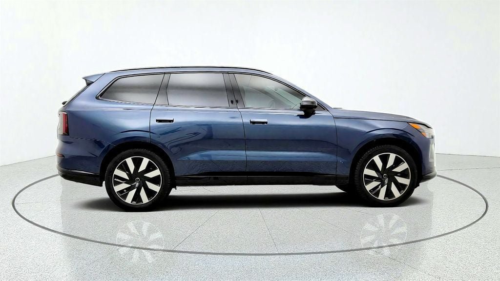 Used 2025 Volvo EX90 Plus AWD/4WD image 4