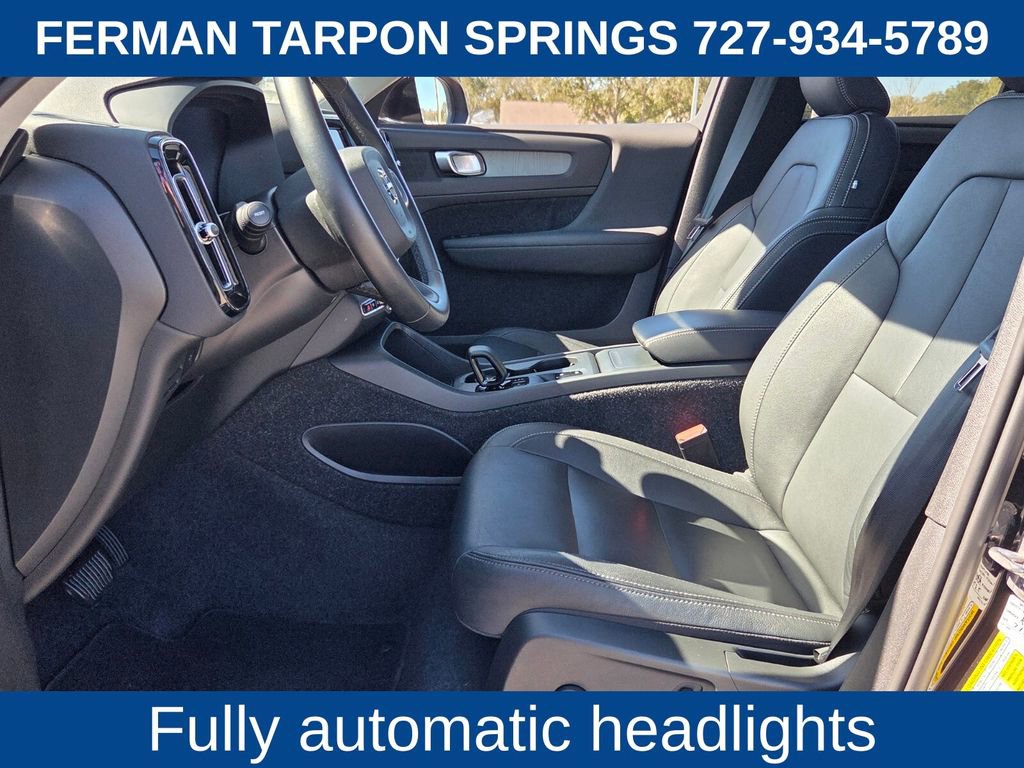 Certified 2025 Volvo XC40 B5 Core image 13