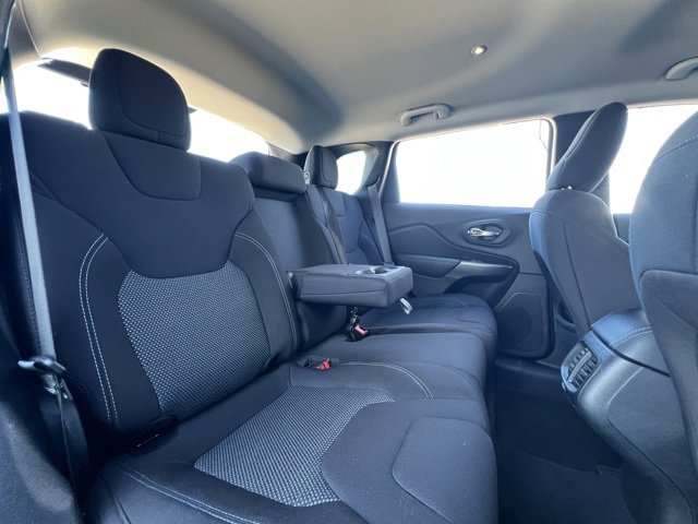 Used 2021 Jeep Cherokee Latitude image 30