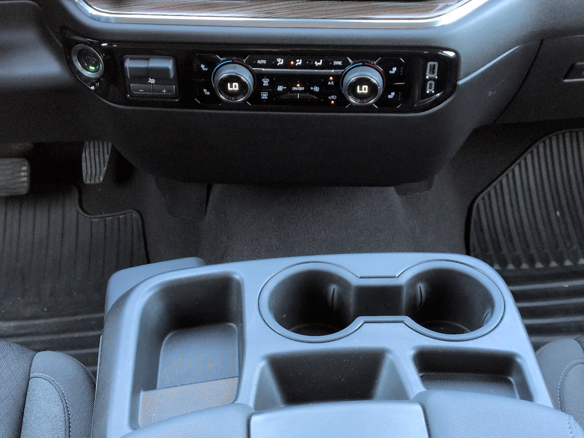 Used 2025 Chevrolet Silverado 1500 LT RWD image 19