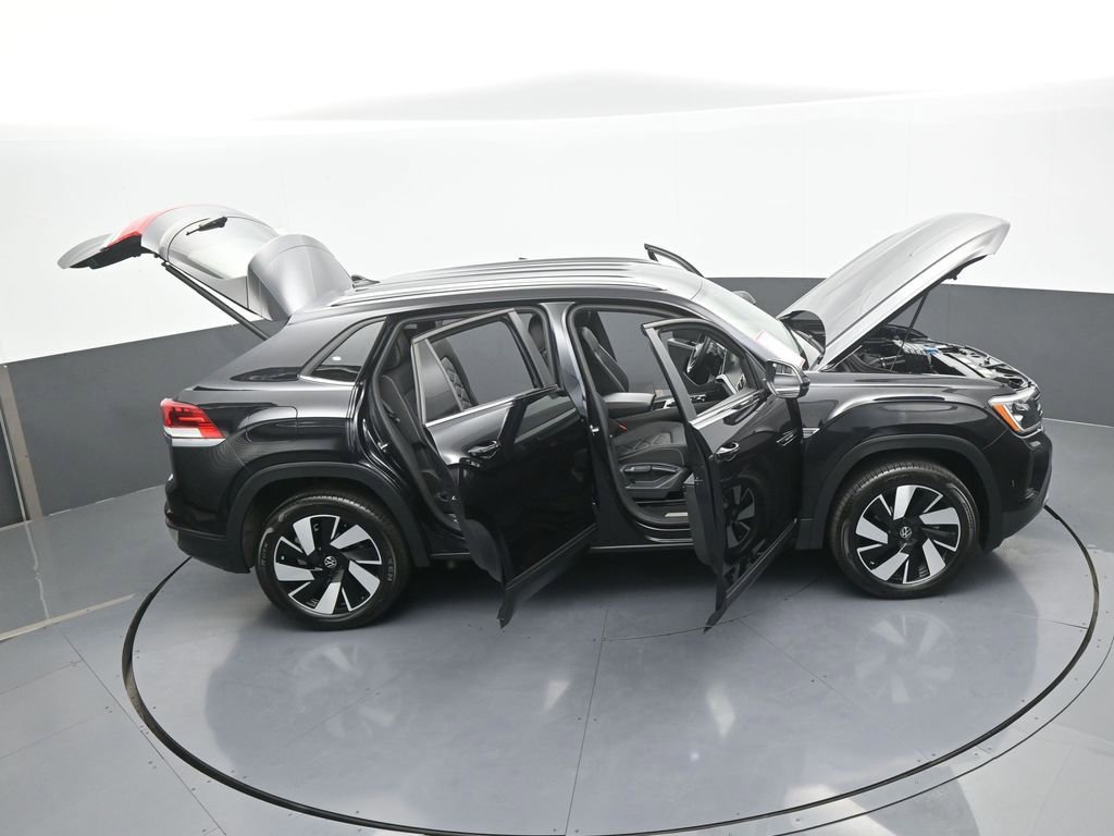 Used 2024 Volkswagen Atlas Cross Sport SE image 68