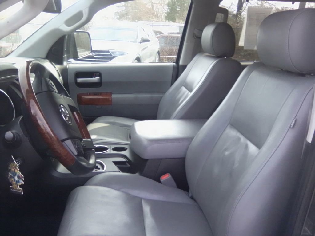 Used 2021 Toyota Sequoia Platinum image 13