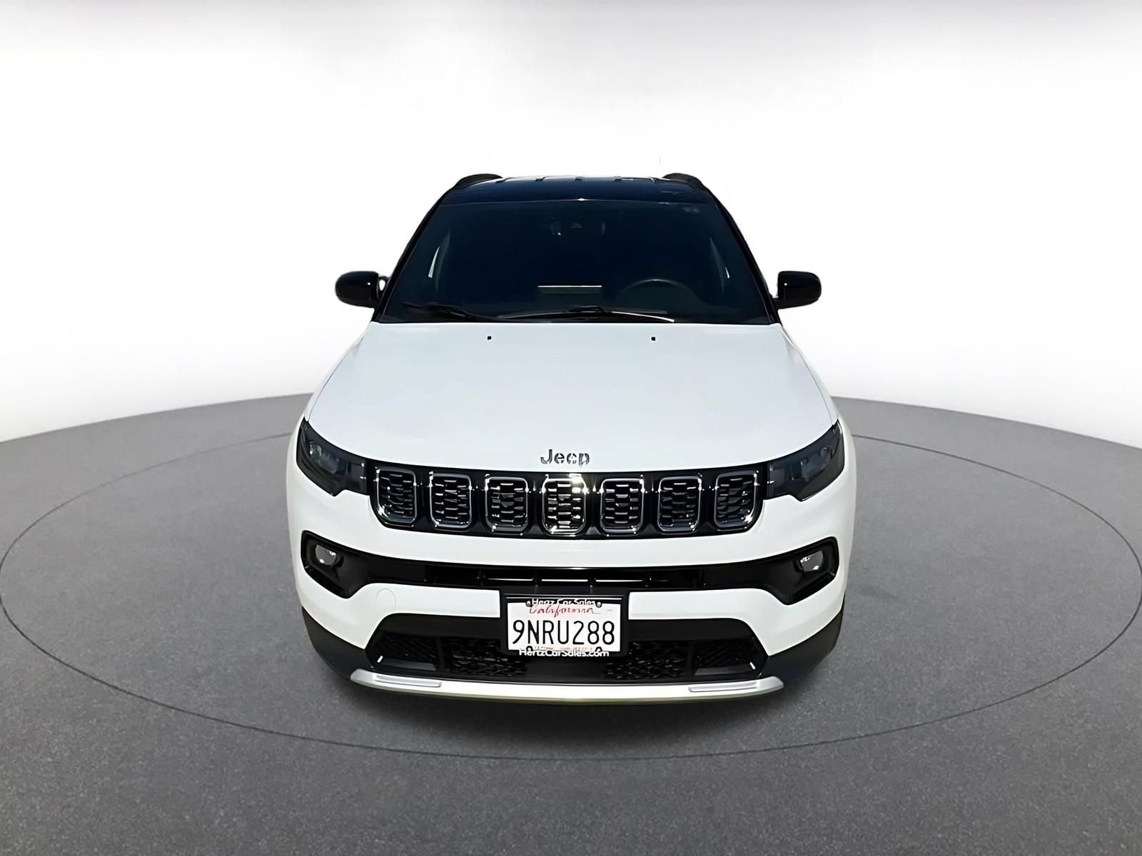 Used 2025 Jeep Compass Limited AWD/4WD image 4