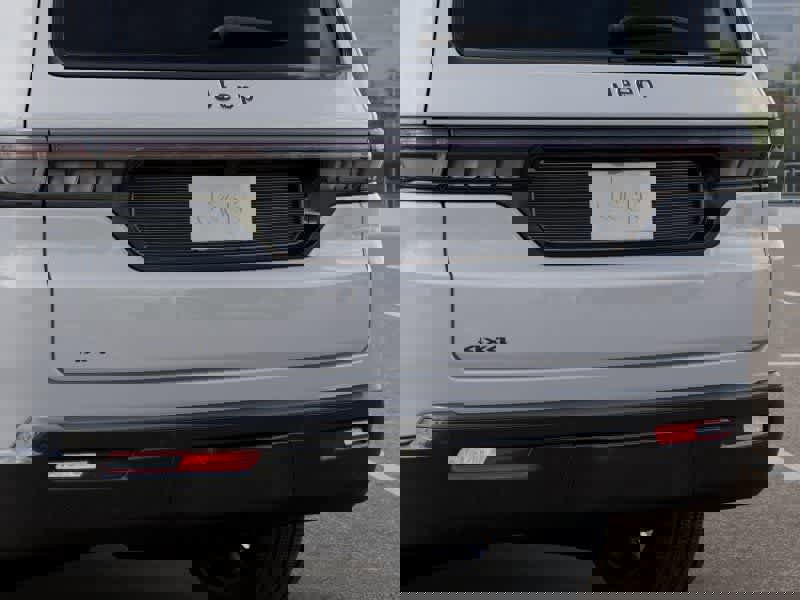 New 2026 Jeep Grand Wagoneer Summit w/ Premium Group III image 13