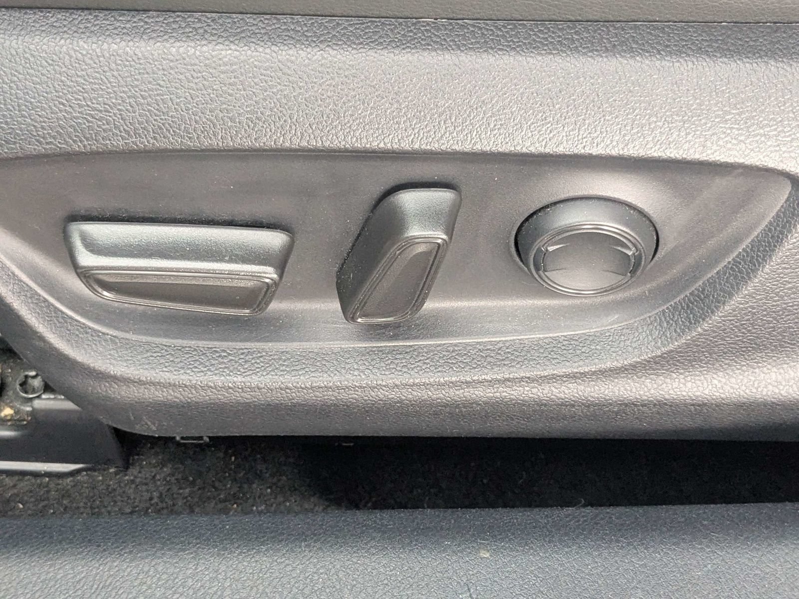 Used 2022 Toyota Camry XSE FWD image 19