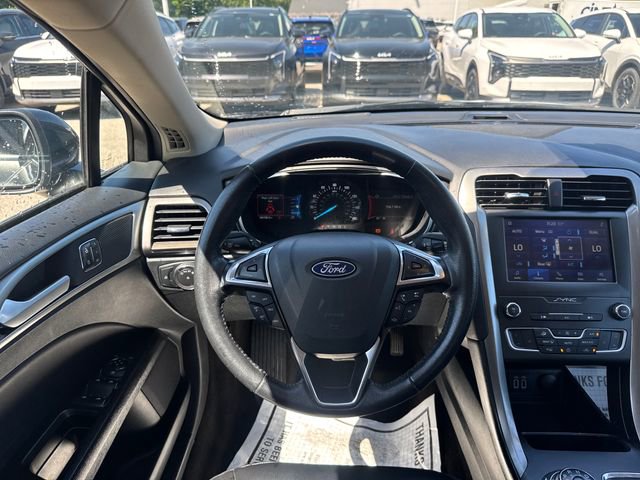 Used 2020 Ford Fusion SEL FWD image 16