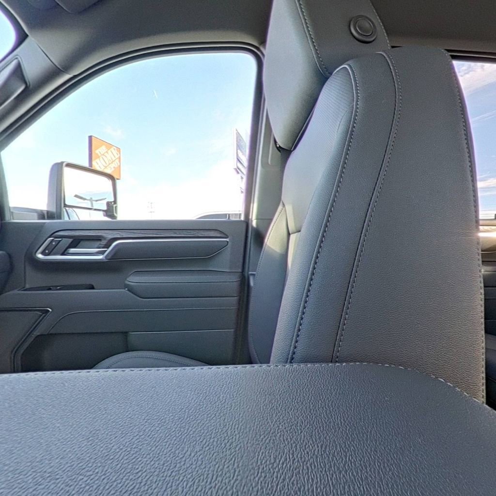 Used 2026 GMC Sierra 2500 SLT image 28