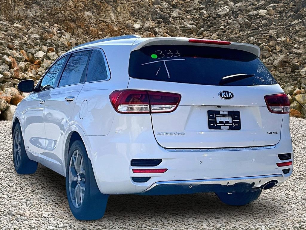 Used 2016 Kia Sorento SX image 11