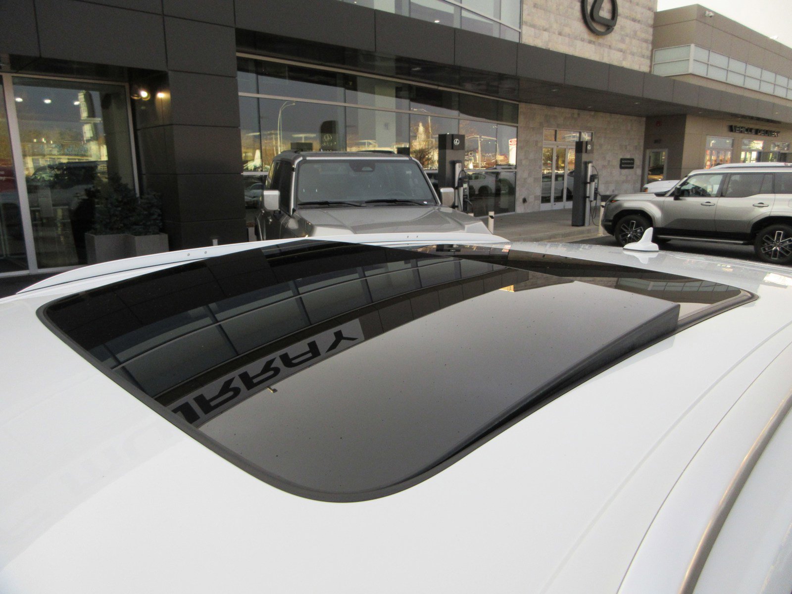 Used 2020 Audi Q8 Premium Plus image 18