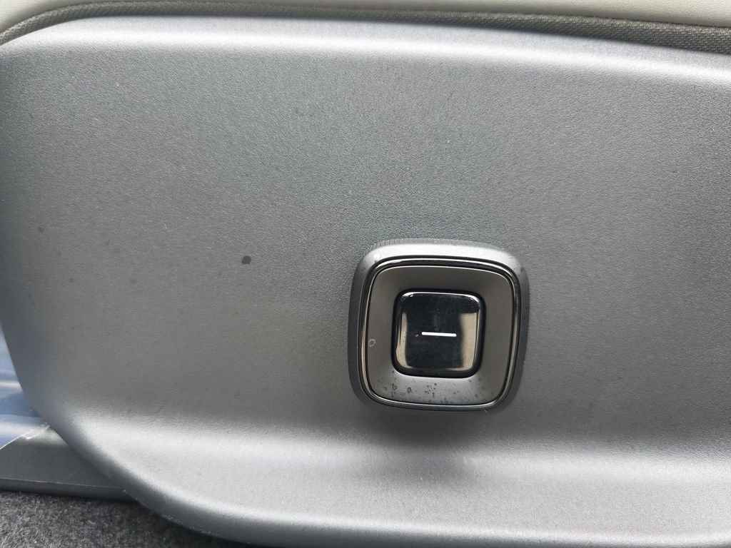 New 2026 Volvo EX30 Cross Country Ultra w/ Protection Package Premier image 39