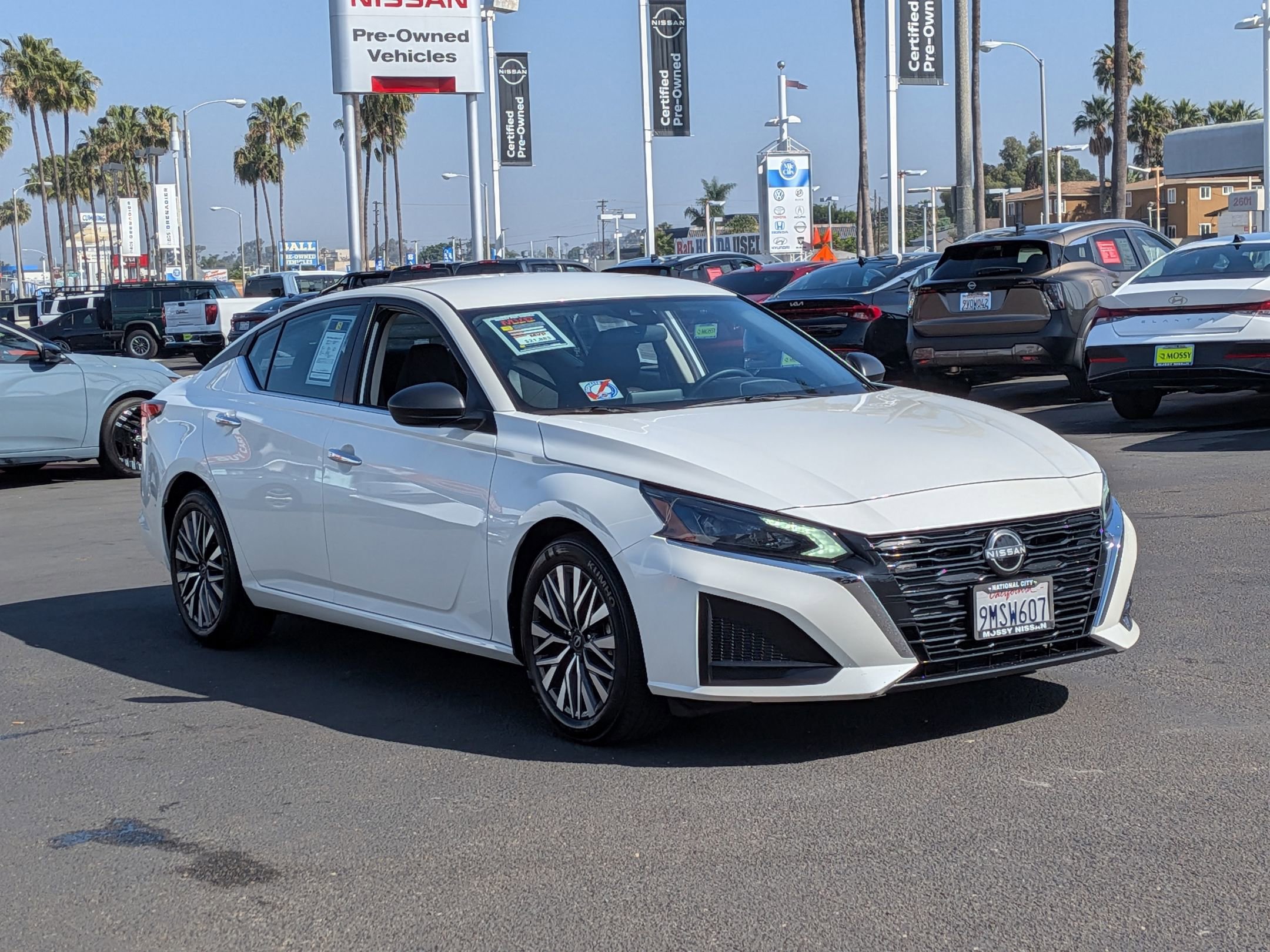 Used 2024 Nissan Altima 2.5 SV image 2