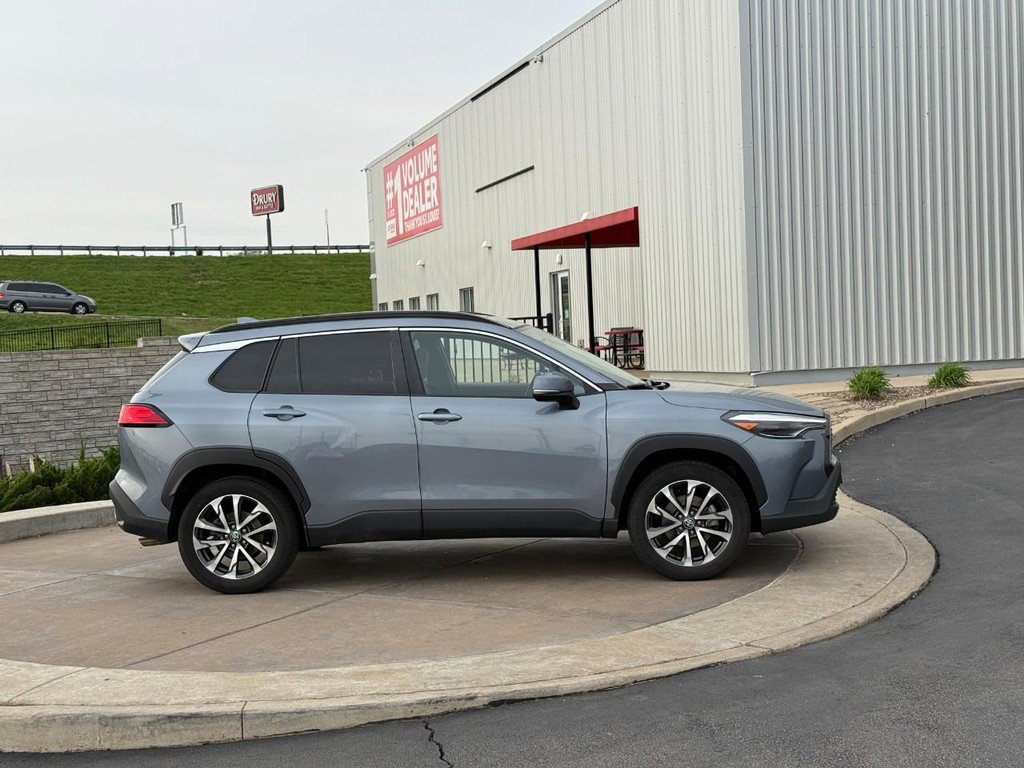 Certified 2022 Toyota Corolla Cross XLE w/ Convenience Package image 2