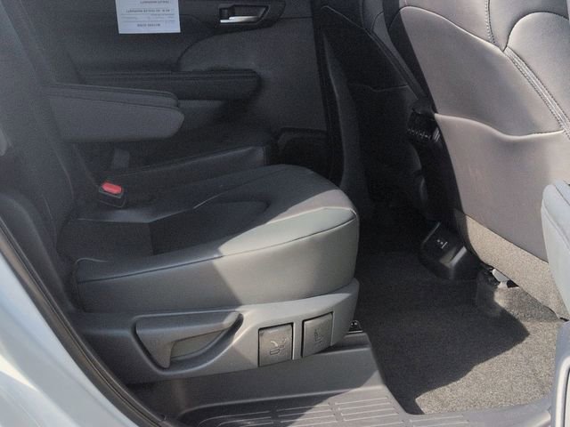 Certified 2026 Toyota Highlander XLE image 30