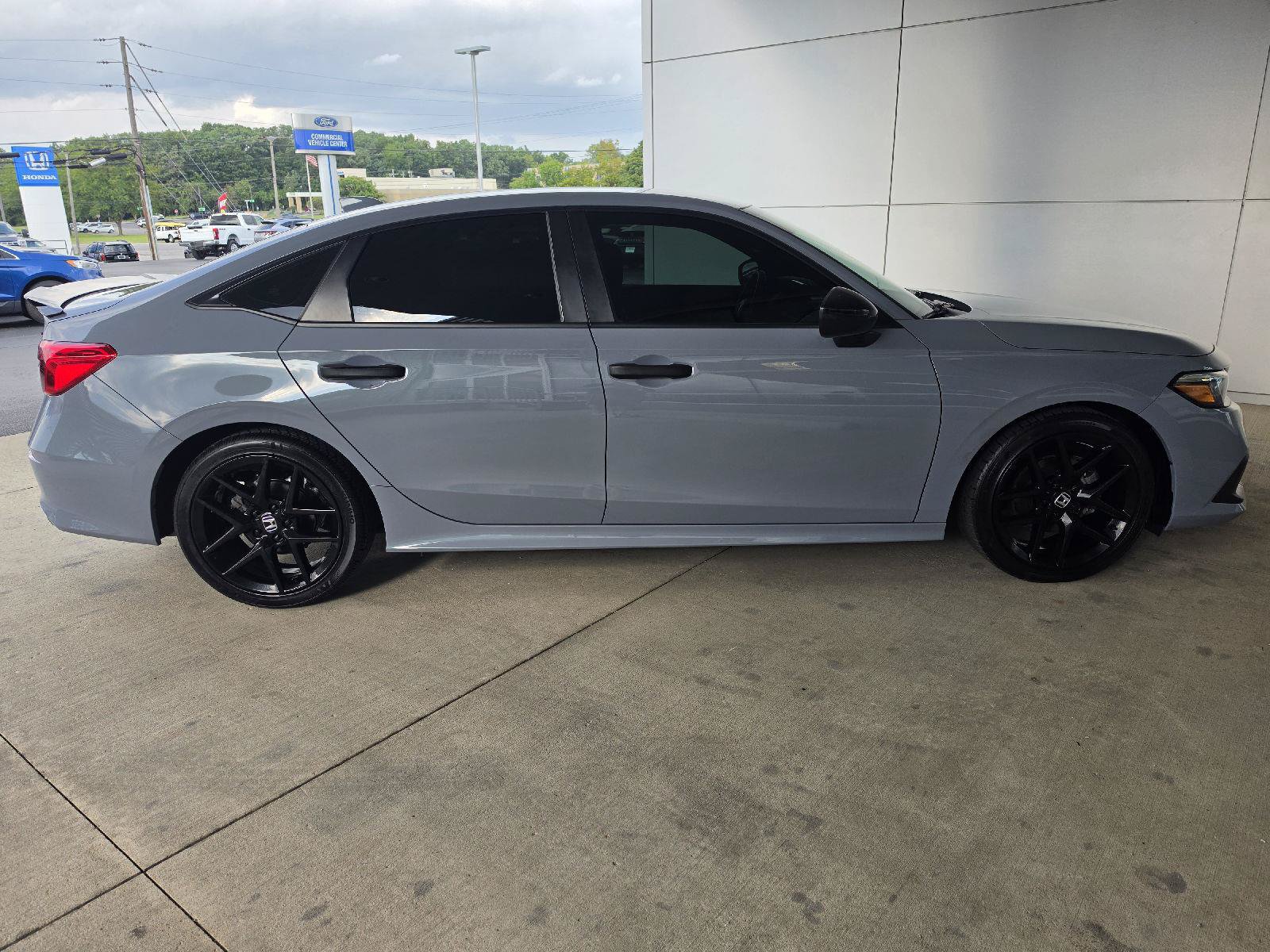 Used 2024 Honda Civic Sport image 4