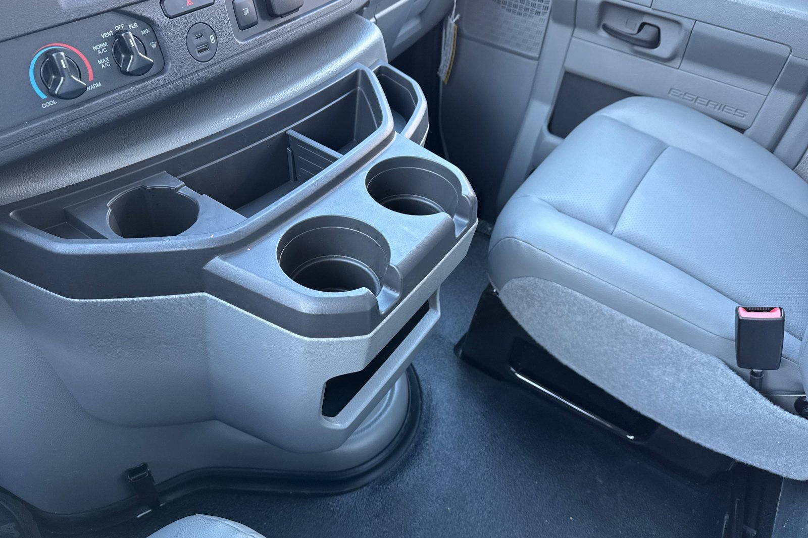 New 2026 Ford E-350 and Econoline 350 Super Duty w/ Power Equipment Group image 25