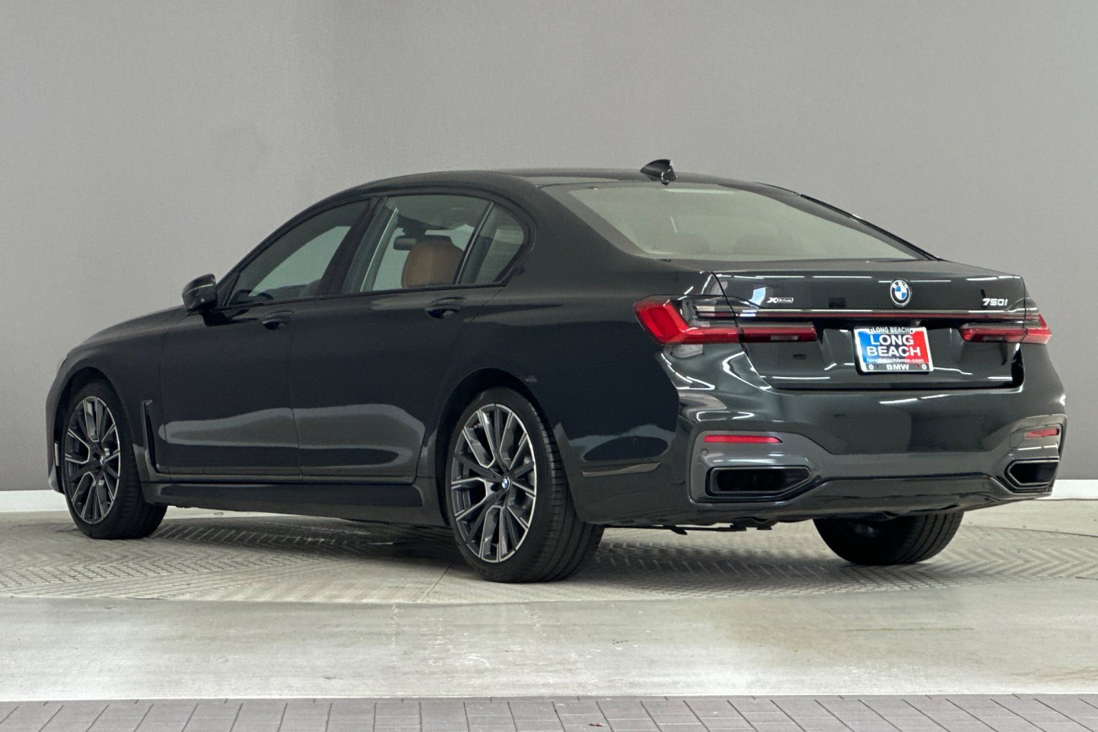 Used 2020 BMW 750i xDrive w/ Executive Package AWD/4WD image 3